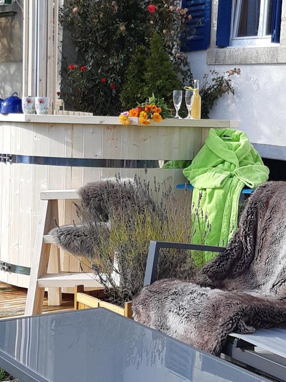 La Maison Horlogere , Spas Et Bain Nordique Les Fontenelles Exterior photo